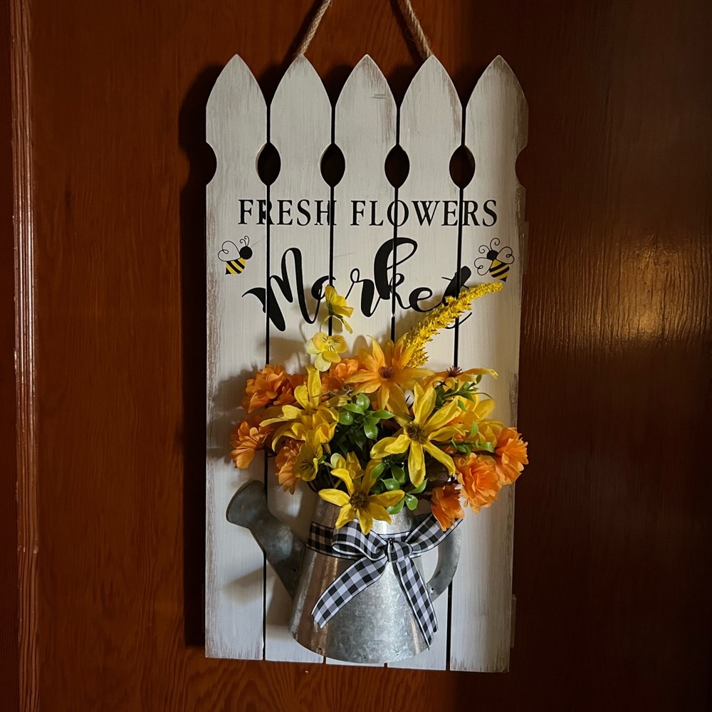 HANDCRAFTED DECOR - Picture 6 of 7